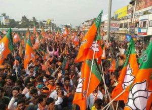 শুভেন্দুর রোড শোতে 'গোলি মারো' স্লোগানের জেরে গ্রেফতার ৩ বিজেপি নেতা 1