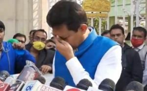 'অনেক বেদনায় ইস্তফা দিয়েছি' রাজভবন থেকে বেরিয়ে আবেগতাড়িত রাজীব বন্দ্যোপাধ্যায় 1