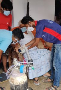 বালুরঘাটে মানুষের পাশে রেড ভলেনটিয়াররা 1